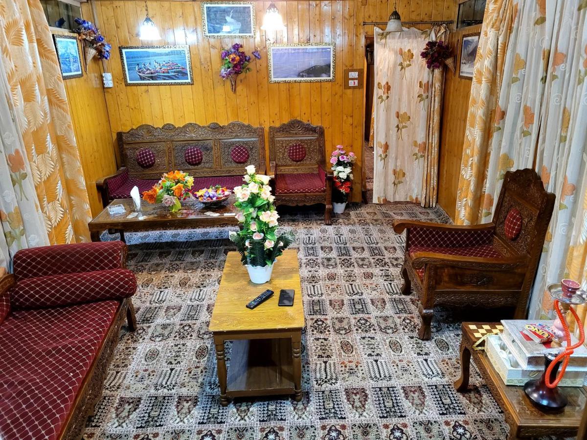 Tashkand Houseboat Srinagar  Exterior photo