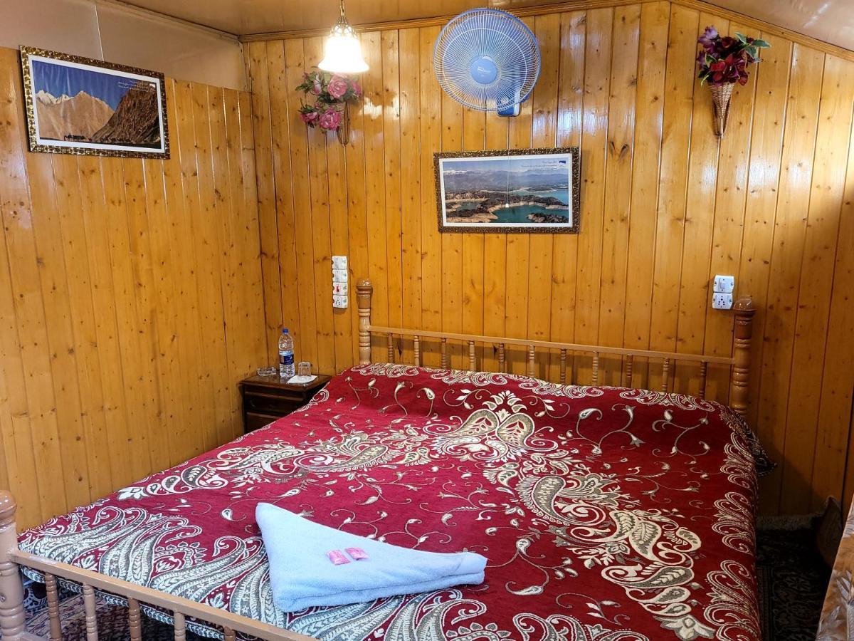 Tashkand Houseboat Srinagar  Exterior photo