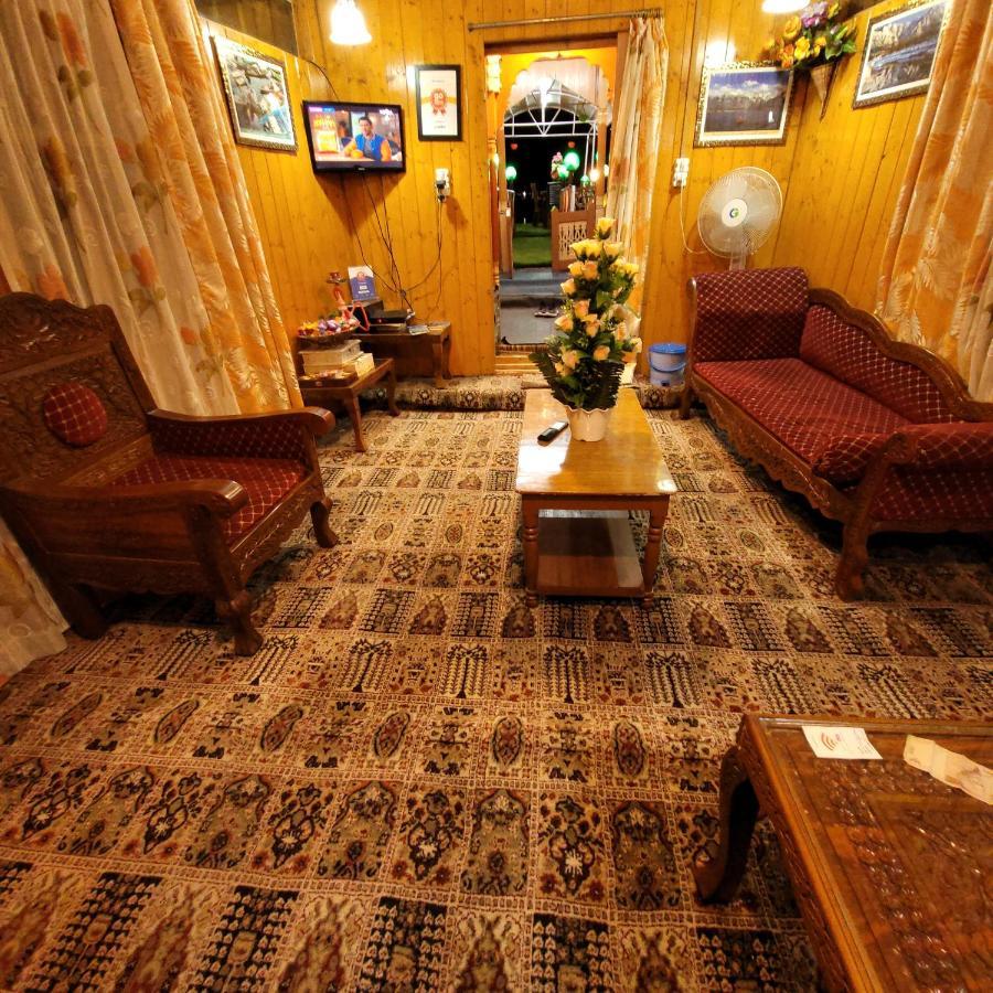Tashkand Houseboat Srinagar  Exterior photo